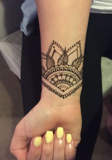 Minimal Wrist Mehndi Design Photos